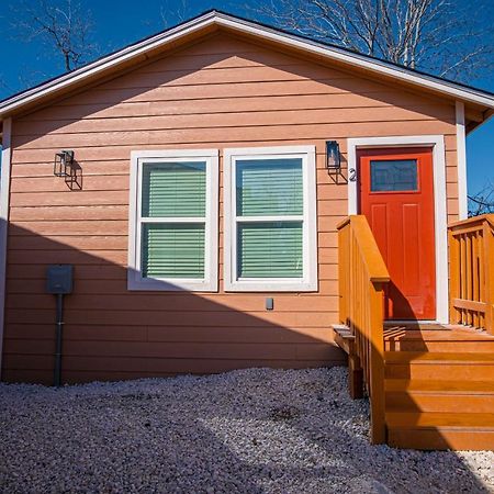 Adorable 2Br Guesthouse Close To Riverwalk And Dt San Antonio Exterior photo