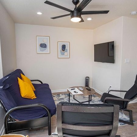 Adorable 2Br Guesthouse Close To Riverwalk And Dt San Antonio Exterior photo