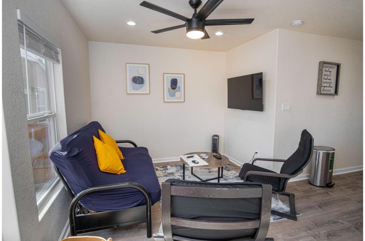 Adorable 2Br Guesthouse Close To Riverwalk And Dt San Antonio Exterior photo